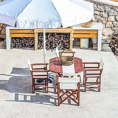 Sleeps 8 Pool Air Con Wifi Villa