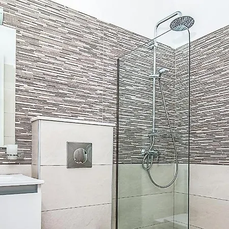 Sleeps 8 Pool Air Con Wifi * Afantou